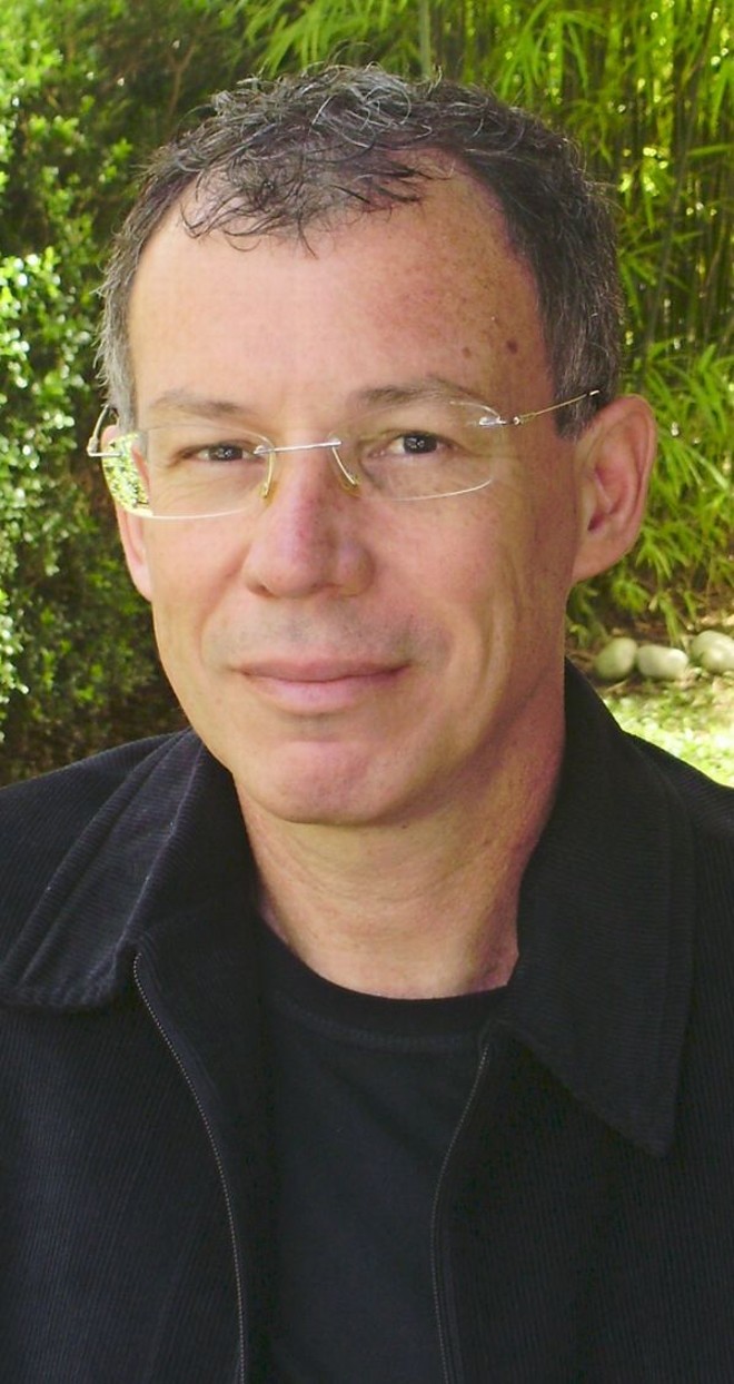 Flávio Carneiro: autor das crônicas de Passe de Letra |