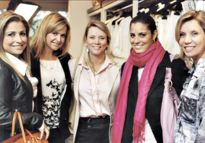 LANÇAMENTO NA MONALISA -No lançamento da coleção de verão da Monalisa Jóias, a representante da marca na cidade, Simone Porate (à direita), recebeu a primeira-dama do Graciosa Country Club, Larissa Macedo, Andréa Veloso, Lígia Slaviero e Letícia Atahyde |