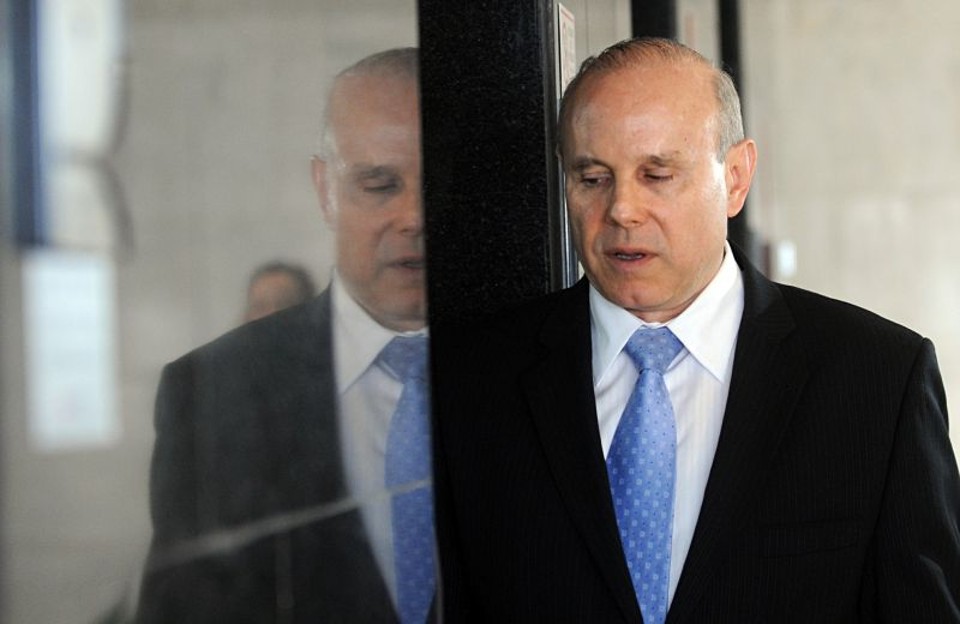 Mantega admite que alta do IOF é paliativa Para Mantega, queda do dólar poderia ser ainda maior sem o aumento do IOF | Antonio Cruz/ABr