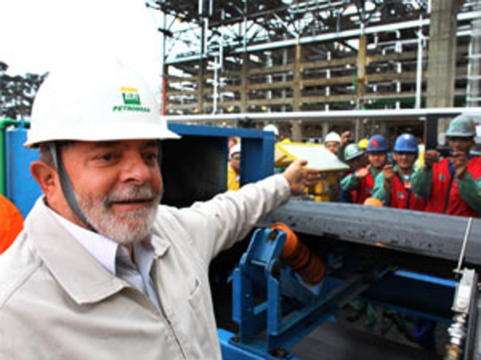 Lula diz que Presidente Lula em visita a unidade de coque e hidrotratamento de diesel da Refinaria Henrique Lage (Revap), em São José dos Campos | Ricardo Stuckert / PR