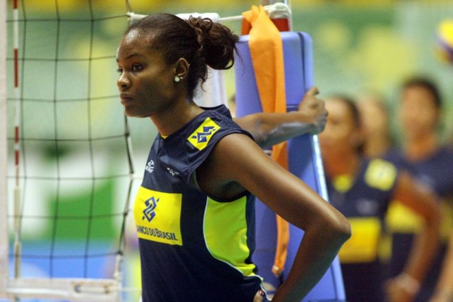 A central Fabiana, que está na seleção desde 2002 e disputa seu segundo Mundial, diz que não sente a pressão de ser a capitã da equipe de Zé Roberto | Alexandre Arruda/ CBV