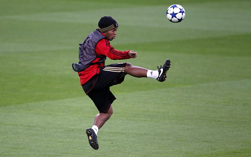 Ronaldinho Gaúcho recebe elogios de Mano e deve voltar à seleção contra a Argentina | Sergio Perez / Reuters