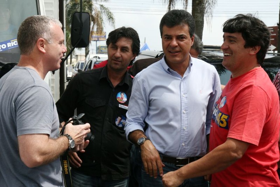 É lamentável o presidente da OAB fazer uma declaração como aquela, contra a democracia. É lamentável. [Ele] não sabe nem o mérito da questão", Beto Richa (PSDB), candidato ao governo do Paraná | Henry Milleo / Gazeta do Povo