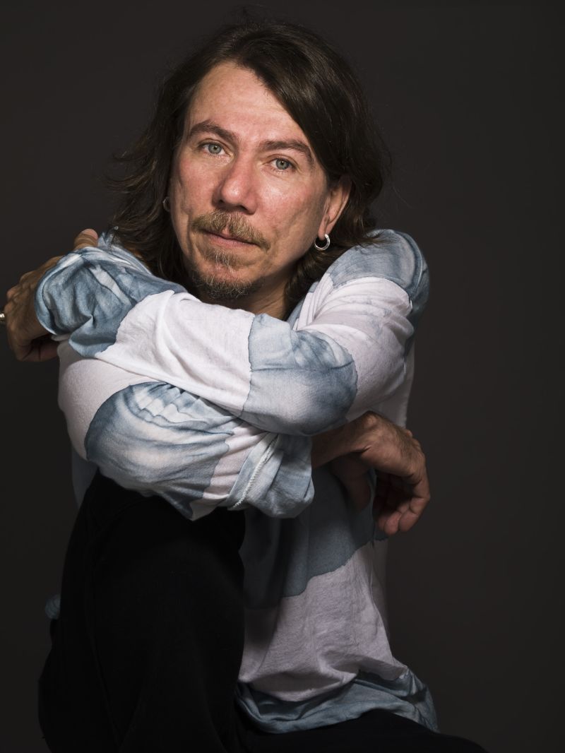 Lenine: primeira coletânea tem canções feitas para novelas e outros projetos | Nana Moraes / Divulgação