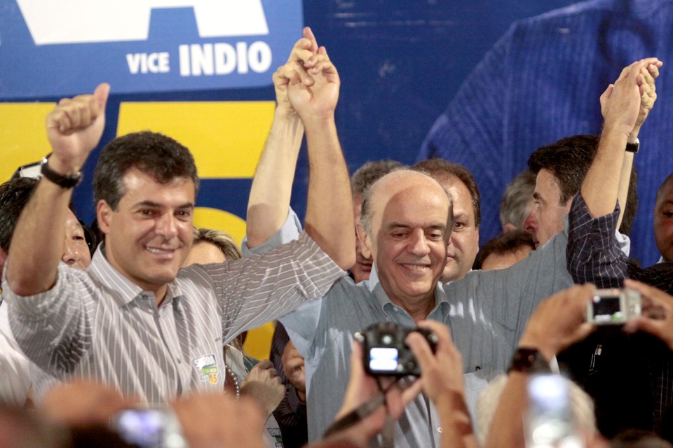 Serra começou a visita ao Paraná por Maringá e deveria encerrá-la em Ponta Grossa, sempre acompanhado de Beto Richa | Ivan Amorin/Gazeta Maringá