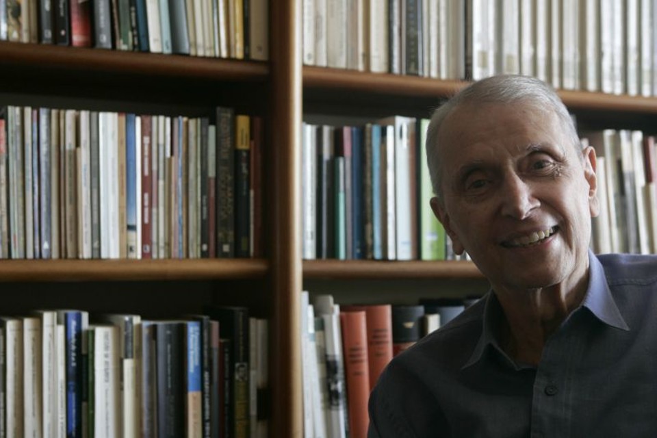 O crítico literário Wilson Martins: uma vida dedicada a ler e a pensar o que foi escrito e publicado no país | Arquivo / Gazeta do Povo