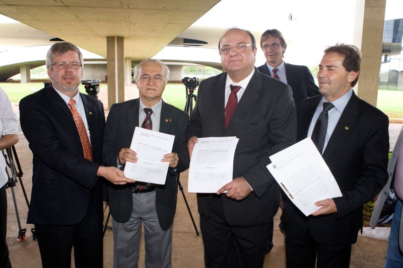 Deputados da base de Lula também pediram apuração da denúncia de caixa 2 envolvendo o tucano Paulo Preto. | Sérgio Lima / Folhapress