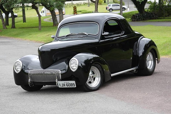 Willys Coupe 1941. O exótico carro foi apimentado com um motor 302 V8 de 300 cv |
