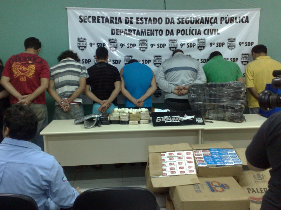 Denarc prende oito pessoas e desmantela quadrilha de tráfico de drogas O grupo movimentava cerca de R$ 200 mil por mês com a venda de crack, maconha, cocaína e haxixe | Divulgação - Denarc