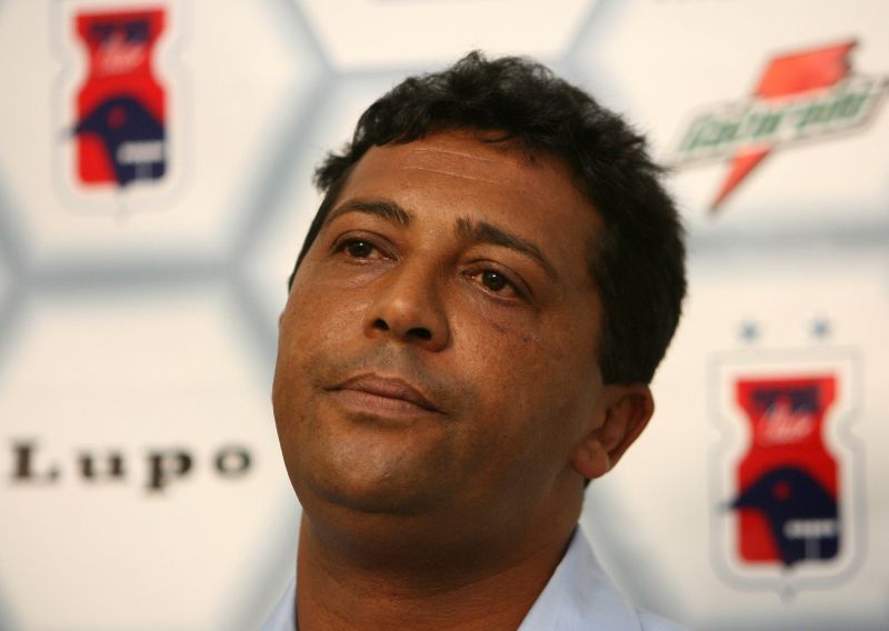 Foto de arquivo. Saulo durante entrevista coletiva na Vila Capanema em 2007 | Rodolfo Buhrer / Gazeta do Povo