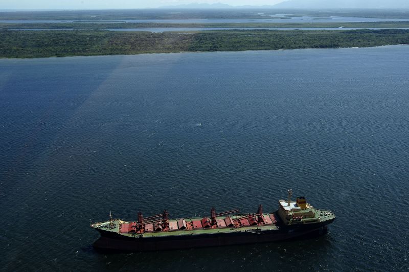 Canal da Galheta precisa de duas dragagens para ter calado de 16 metros | Valterci Santos/ Gazeta do Povo