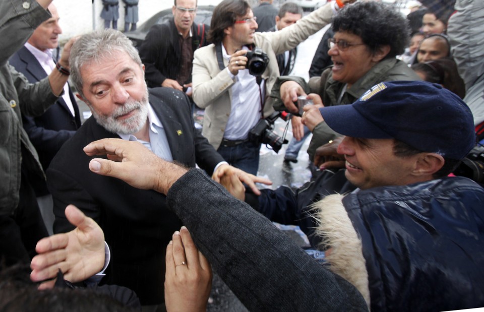 Lula: "Apenas vai demorar mais 30 dias de luta (para Dilma vencer), pois não é fácil obter 50% dos votos" | Paulo Whitaker/Reuters