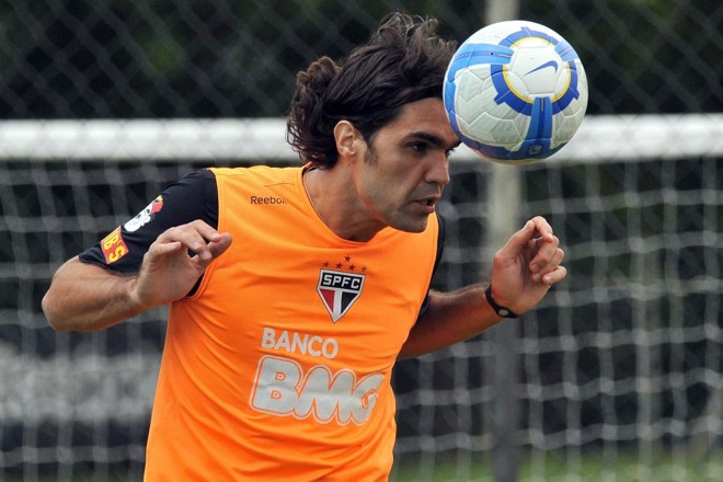 Fernandão deve jogar no lugar de Dagoberto, que tomou um remédio para dor de cabeça que é proibido | 
