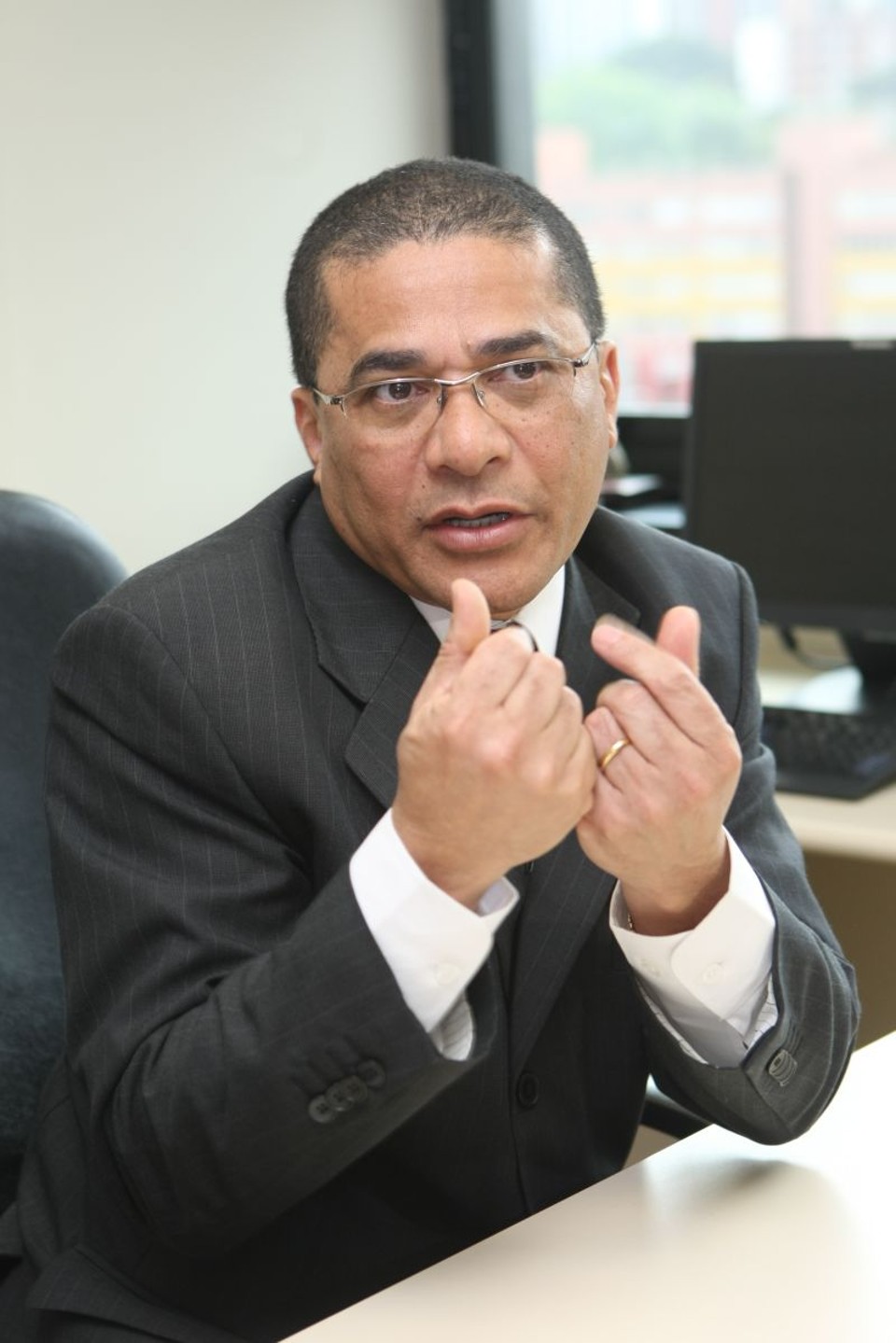 O desembargador Francisco Pinto Rabello Filho, que comanda o processo de estatização: O cidadão precisa ser bem atendido, com gentileza e agilidade | Aniele Nascimento / Gazeta do Povo