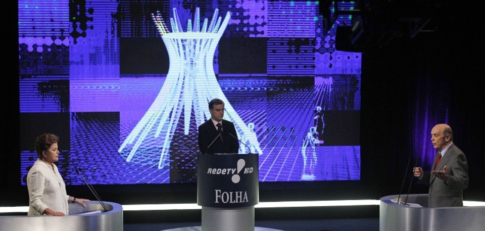 Debate em tom áspero e previsível Debate na RedeTV!: clima sonolento. | Cacalos Garrastazu/ObritoNews