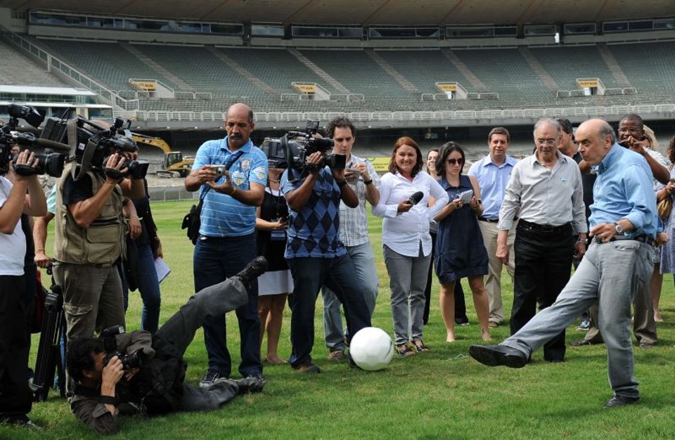 No Maracanã, Serra prometeu cooperar com organização da Olimpíada e da Copa | Christian Rizzi / Gazeta do Povo