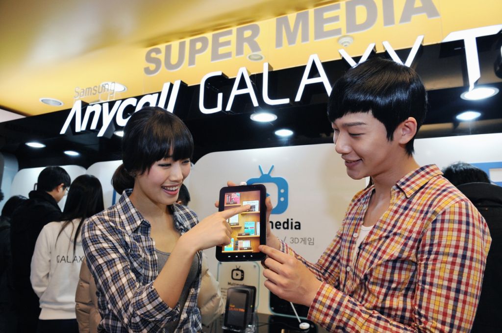 Demonstração do Galaxy Tab na Coreia, terra da Samsung: pacotes das operadoras barateiam produto, mas custam caro | Divulgação/Samsung