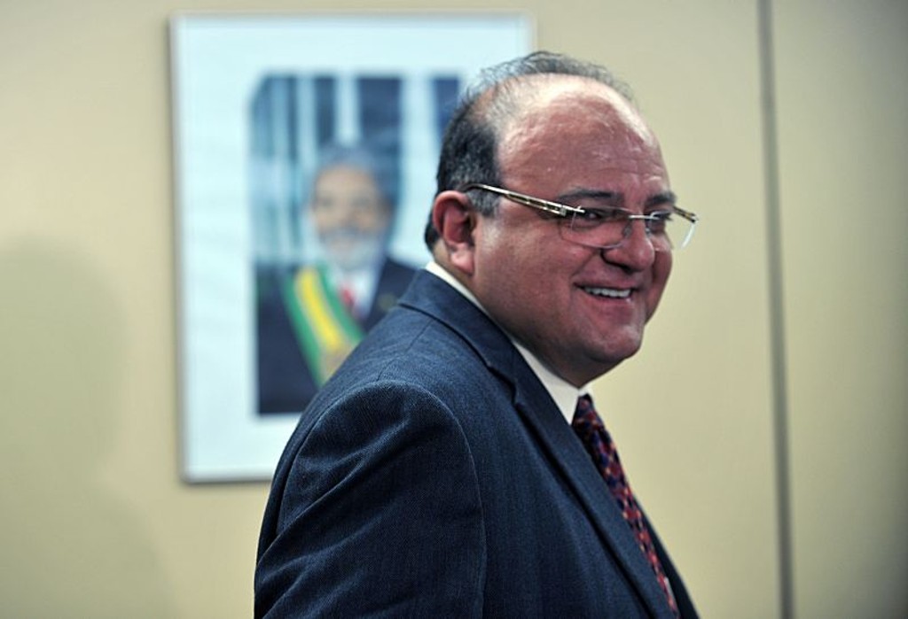 Cândido Vaccarezza, líder de Lula  na Câmara: candidato à presidência da Casa tenta acordo com o PMDB