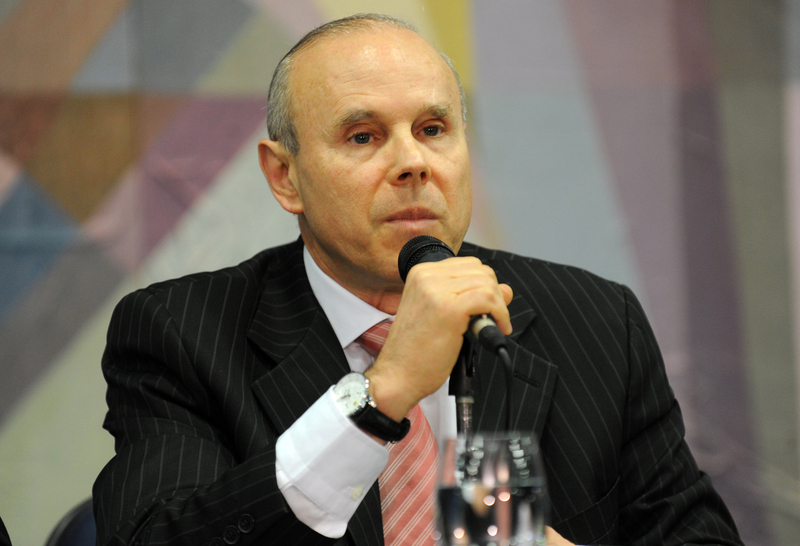 O ministro da Fazenda, Guido Mantega, indicado para permanecer a frente da pasta, durante entrevista coletiva | Agência Brasil