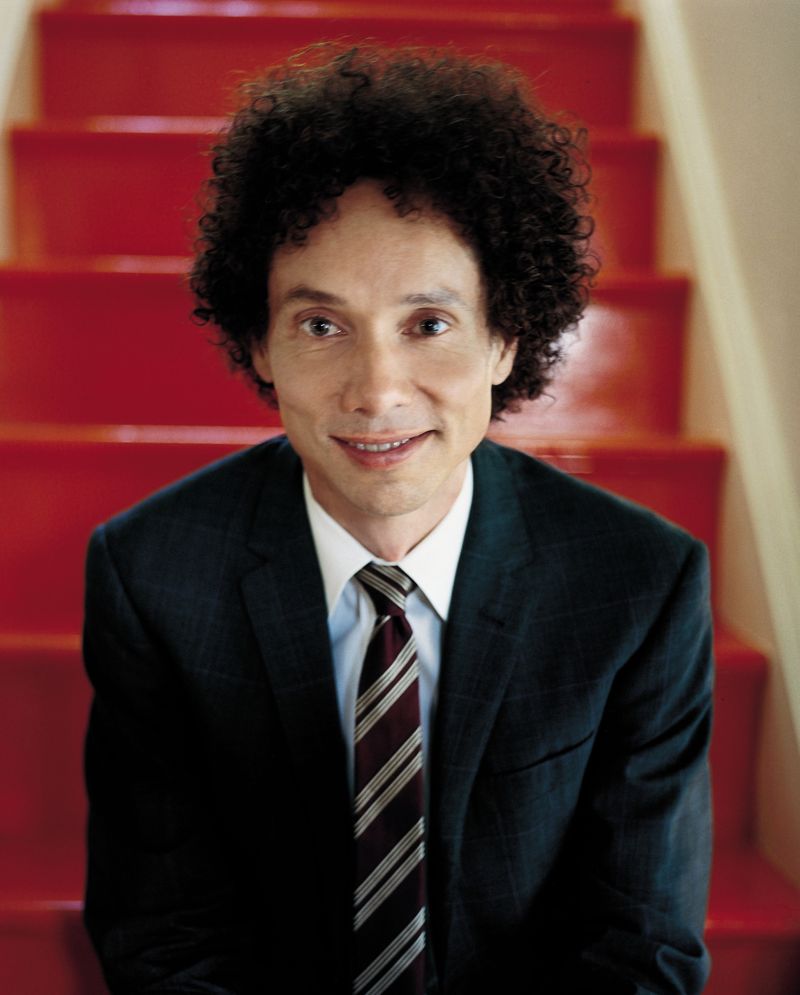 Quando você tem alguém de fora observando aquilo que você faz, é inevitável que surja uma maneira diferente ou incomum de encarar determinados fatos. Eu não faço parte do mundo deles, mas tenho interesse em saber como as coisas funcionam e quero conhecer suas histórias. A minha abordagem é diferente da de um especialista. Malcolm Gladwell, escritor | Brooke Williams/Divulgação