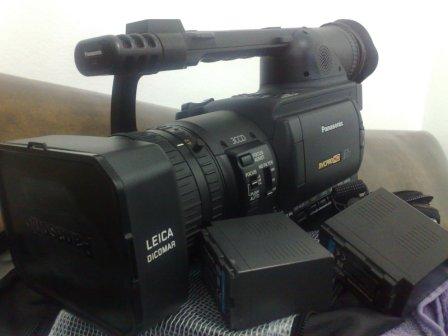 Uma filmadora profissional foi recuperada pela polícia | Felippe Aníbal/ Gazeta do Povo