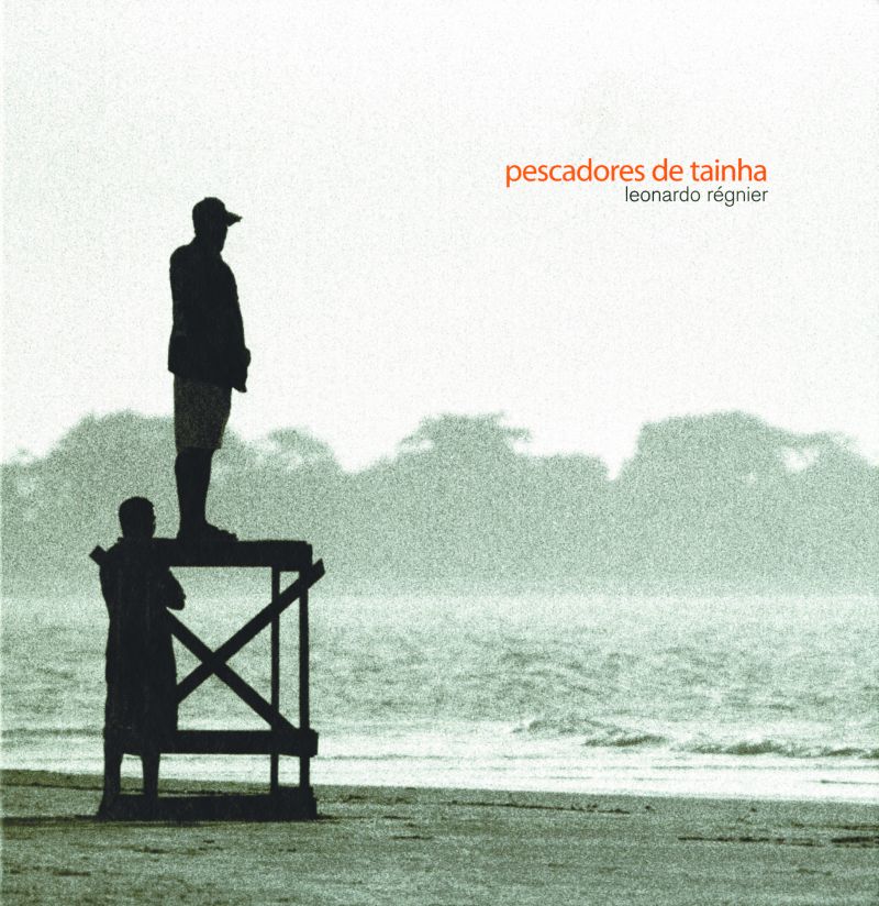 Livro Pescadores de Tainha reúne fotos da pesca na Ilha do litoral do Paraná | Leonardo Régnier/Divulgação