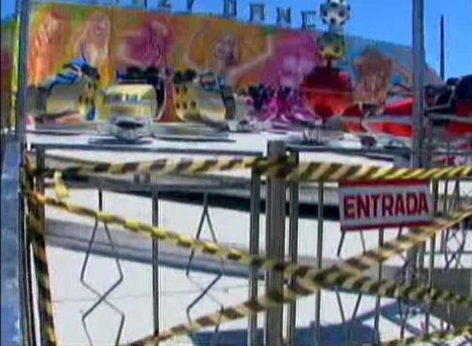 Brinquedo Crazy Dance, onde ocorreu o acidente que vitimou a criança | Reprodução / RPC TV