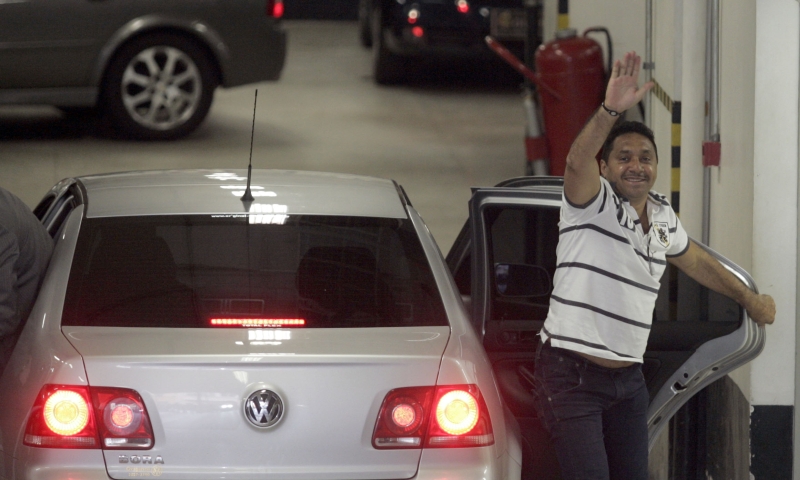 Tiririca chega para fazer o teste: deputa do federal eleito será diplomado | Werther Santana/AE