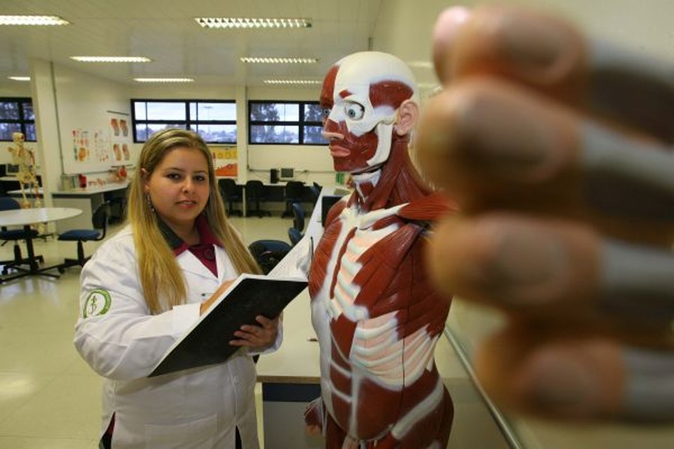O exame que melhora vidas Daniela Araújo Teixeira Leite, 25 anos, estudante de Medicina da Universidade Positivo | Ivonaldo Alexandre/Gazeta do Povo