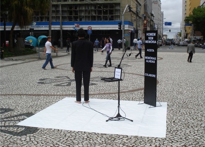 Luiz Bertazzo na performance que inspirou a parceria da CiaSenhas | 