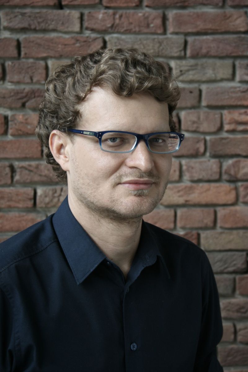 "Em última instância, eu escrevo para não matar, eu escrevo para não matar a mim mesmo, inclusive." Marcelo Backes, escritor | Malena Bystrowicz/Divulgação