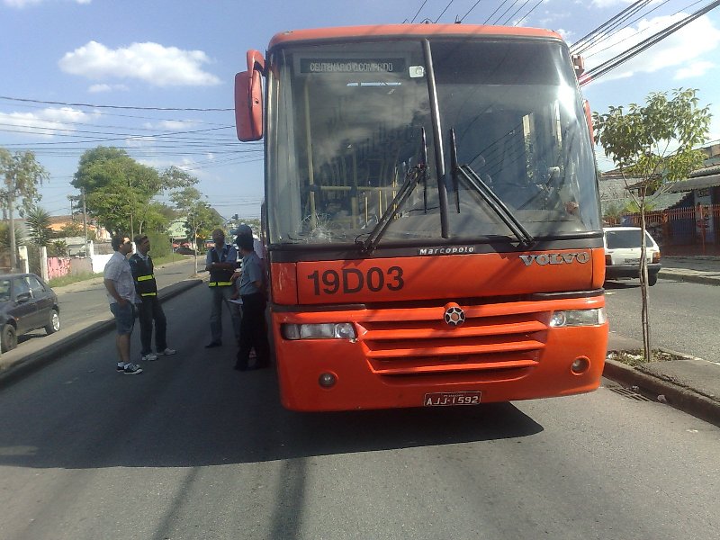 Para-brisa do ônibus trincou após bater contra a cabeça do menino | Felippe Aníbal / Gazeta do Povo