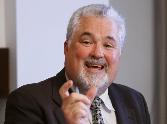 Giacomini diz que governo respondeu questões, mas com atraso |