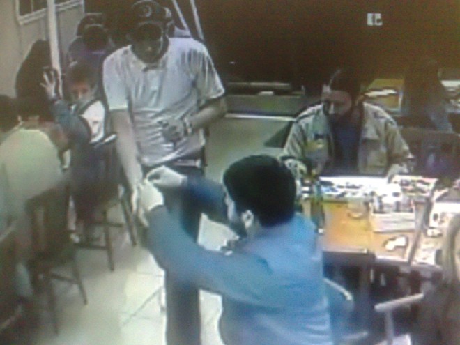 Vítma entrega pertence a assaltante | 