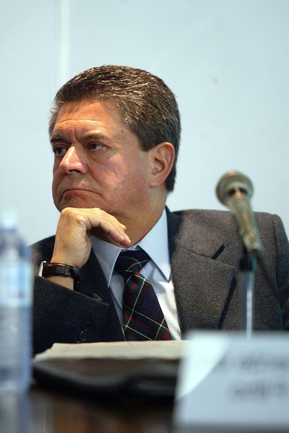 Esses ataques do tráfico são como uma febre. As incursões da polícia são um antifebril, mas depois será preciso passar por um tratamento.
José Vicente da Silva Filho, coronel e ex-secretário nacional da Segurança Pública | Juca Varella / Folhapress