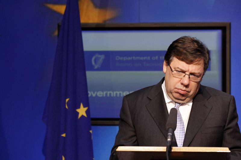 Brian Cowen, primeiro-ministro da Irlanda, faz pronunciamento para confirmar o pedido de ajuda | Cathal McNaughton/Reuters