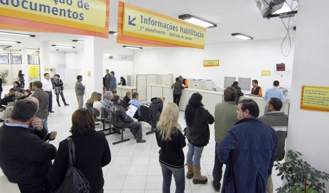 Placas frias encontradas indicam que grupo roubaria outros carros |