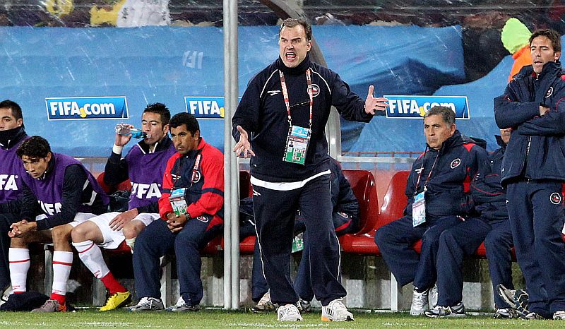 Marcelo Bielsa sairá da seleção chilena por não concordar em trabalhar com o oposicionista que venceu as eleições da Associação de Futebol Profissinal do Chile | Valterci Santos / Agência de Notícias Gazeta do Povo