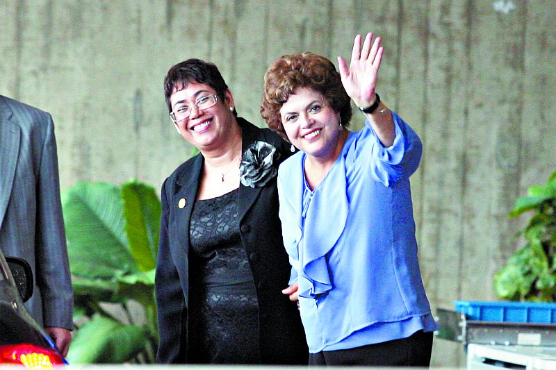 Erenice Guerra e Dilma: escândalo envolvendo a ex-ministra da Casa Civil, forte aliada da petista, marcou a campanha eleitoral | Roberto Stuckert Filho/O Globo