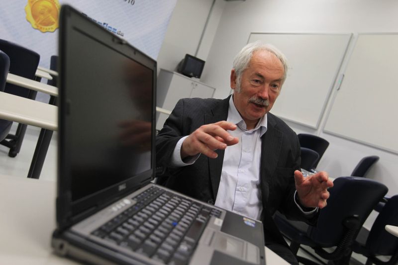 Grünberg: aos 71 anos, físico amante da música e das viagens defende o uso da tecnologia para reduzir o consumo de energia de eletrônicos | Paulo Liebert/AE