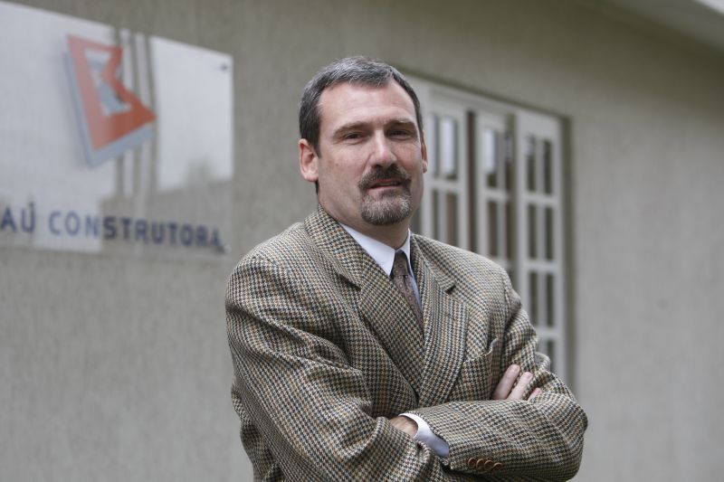 O setor vive um momento excepcional. Se os problemas na economia mundial não afetarem o Brasil e o governo mantiver firmes os compromissos de controle da inflação, o atual ciclo positivo pode se prolongar até 2020. -Normando Baú, novo presidente do Sinduscon-PR. | Rodolfo Bührer/Gazeta do Povo