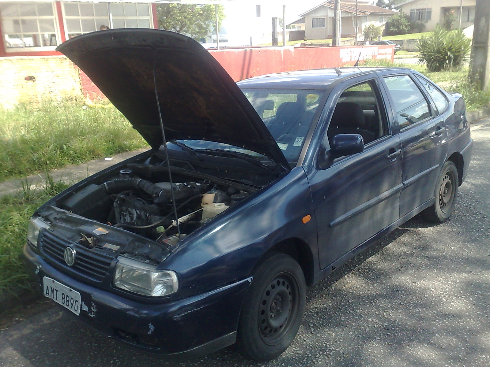 Condutor do veículo disse que o carro vai fazer falta, porque já estava "feio" | Heliberton Cesca / Gazeta do Povo