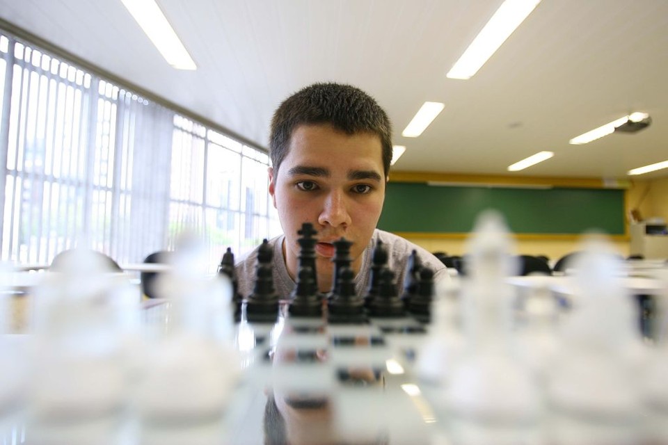 As estratégias para o ITA e a UFSC Kadem tem o seu plano para vencer o jogo: resolver as
questões mais rápidas e fáceis | Ivonaldo Alexandre/ Gazeta do Povo