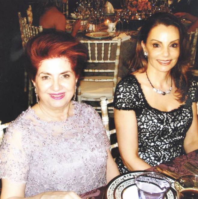 Discretas e elegantes, Mirna Lopes e Zélia Tacla | 