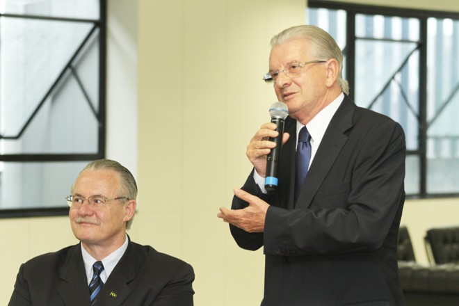 O deputado Nelson Justos assume o governo do estado do Paraná, em cerimônia no gabinete do governador, no Palácio das Araucárias | Giuliano Gomes/Agência de Notícias Gazeta do Povo