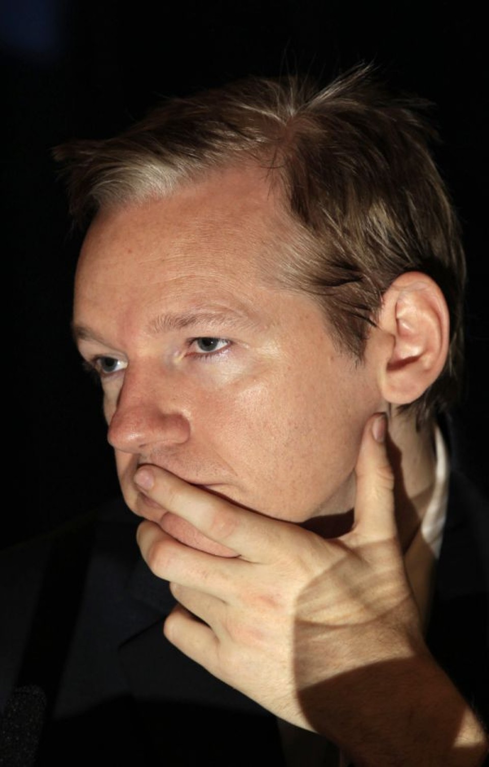 Assange, fundador do WikiLeaks, em conferência sobre a guerra do Iraque, em outubro. Em janeiro, ele passará por audiência judicial sobre acusações de estupro supostamente cometidos na Suécia | Luke MacGregor/Reuters