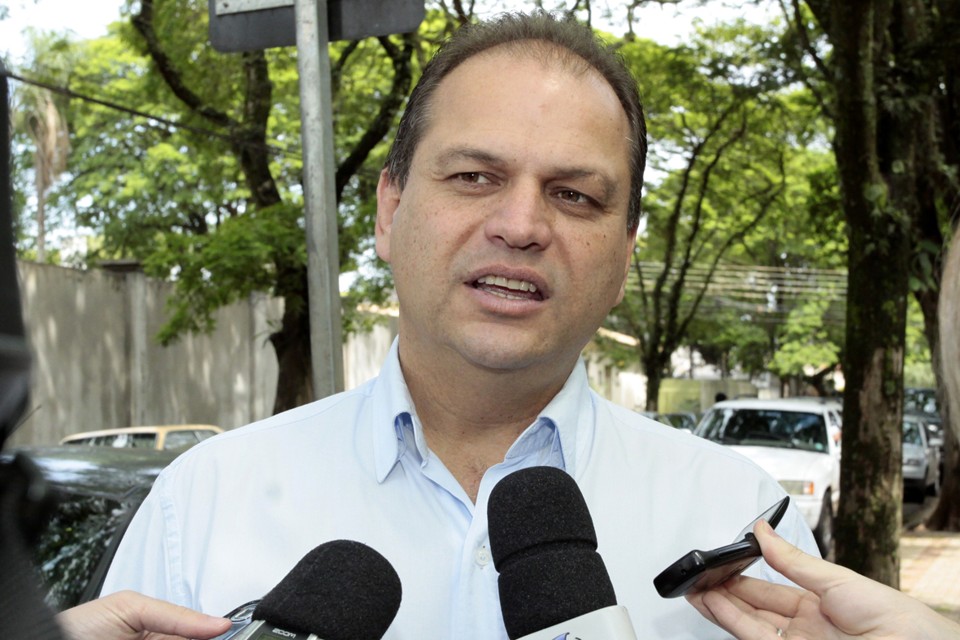 Este ano, Barros tentou uma das duas vagas para o Senado Federal, mas ficou em quarto na disputa, atrás de Gleisi Hoffmann (PT), Roberto Requião (PMDB) eleitos - e Gustavo Fruet (PSDB) | Arquivo