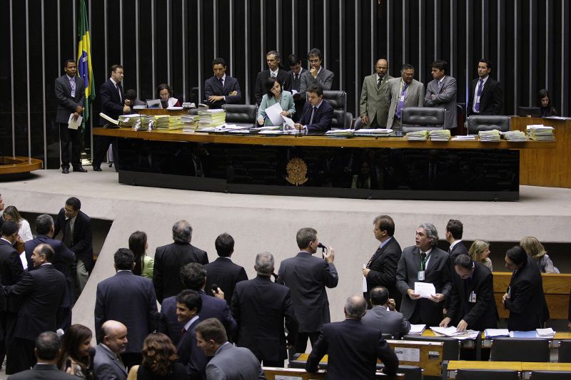 Negociação: deputados, senadores e governo tentavam encontrar saída para impasse em relação ao PAC | Dida Sampaio/AE