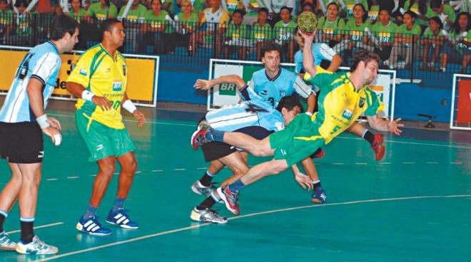 Brasil e Argentina no Pan do Rio, em 2007. Em 2011 os rivais voltarão a se enfrentar por vaga na Olimpíada. Modalidade é uma das poucas a valer classificação | 