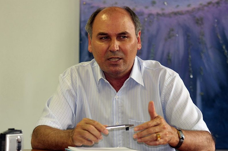 Presidente Aquilino Romani se reuniu com integrantes da diretoria para discutir o futuro paranista depois do rebaixamento no Estadual | Walter Alves / Agência de Notícias Gazeta do Povo